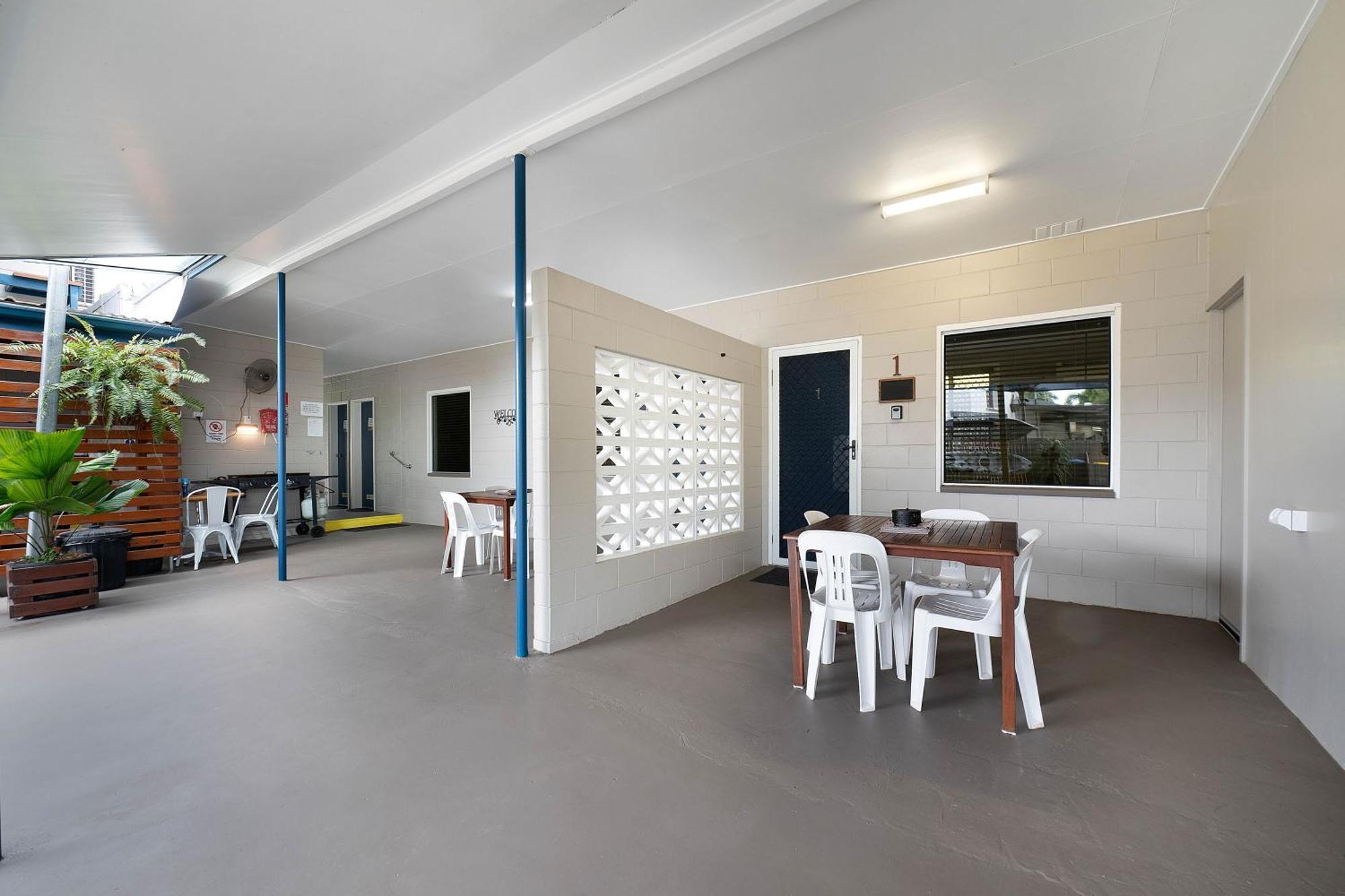 Seaforth Holiday Units Экстерьер фото