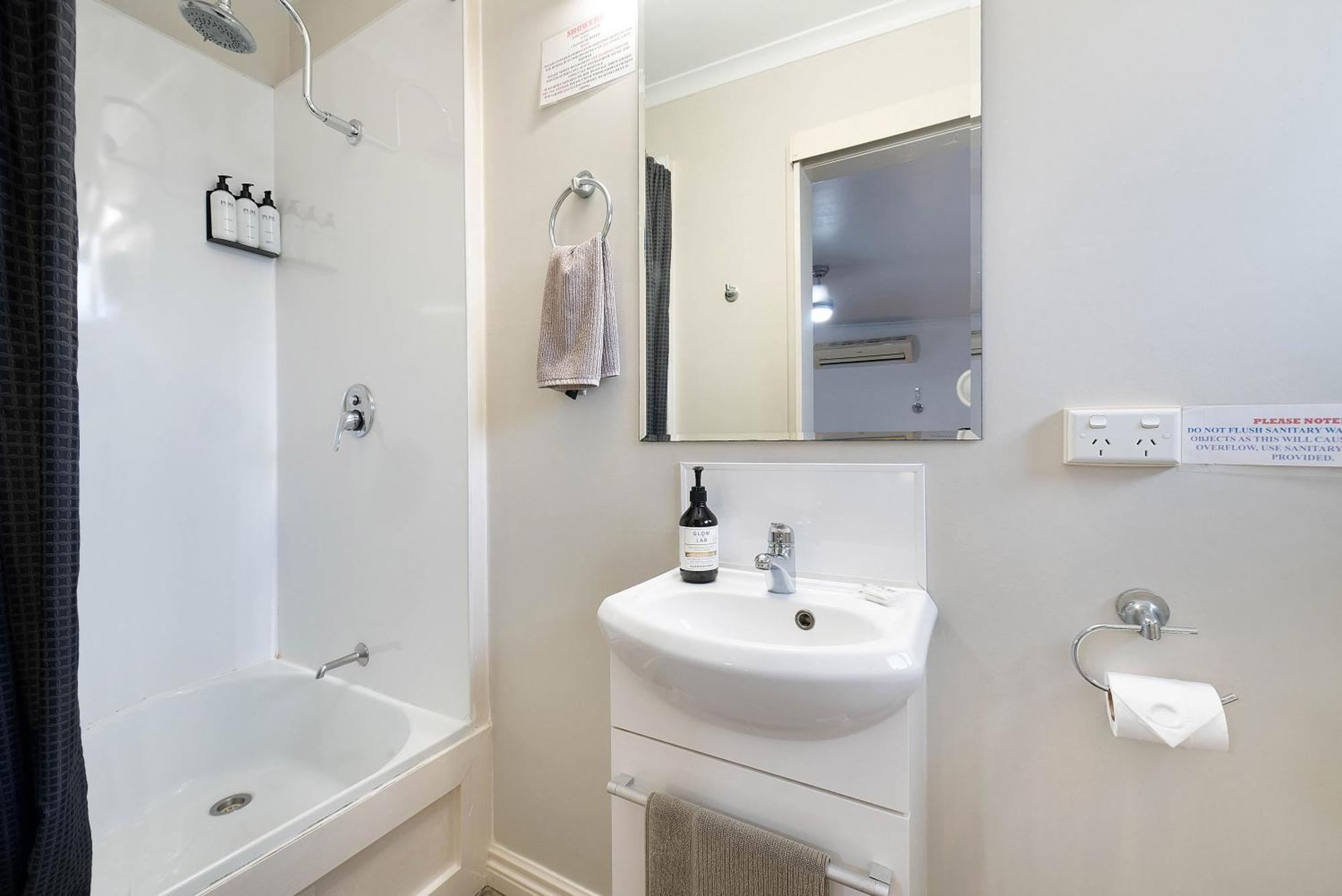 Seaforth Holiday Units Экстерьер фото