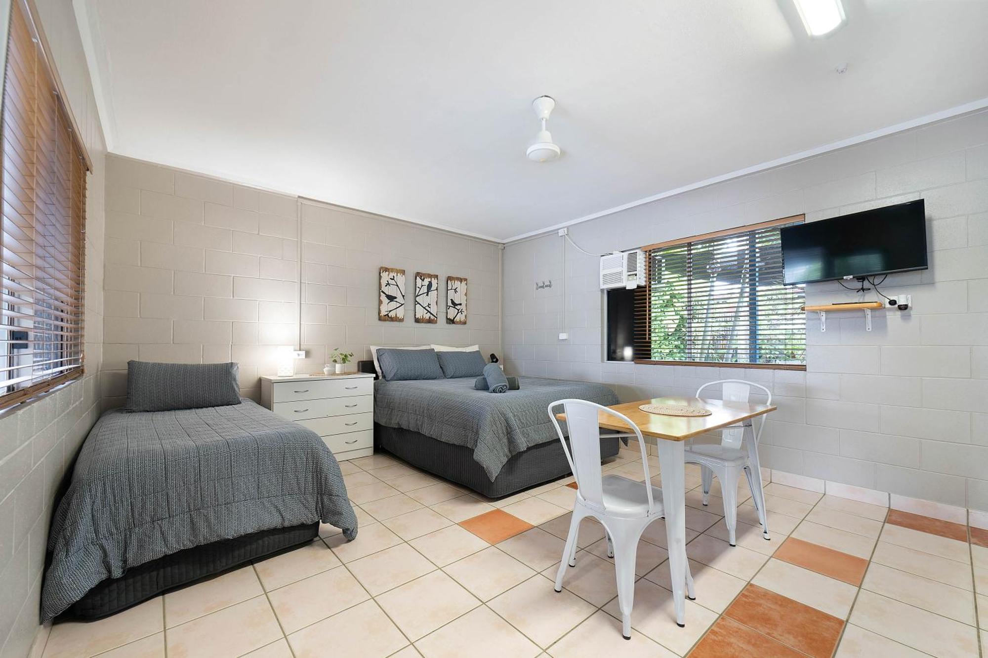 Seaforth Holiday Units Экстерьер фото