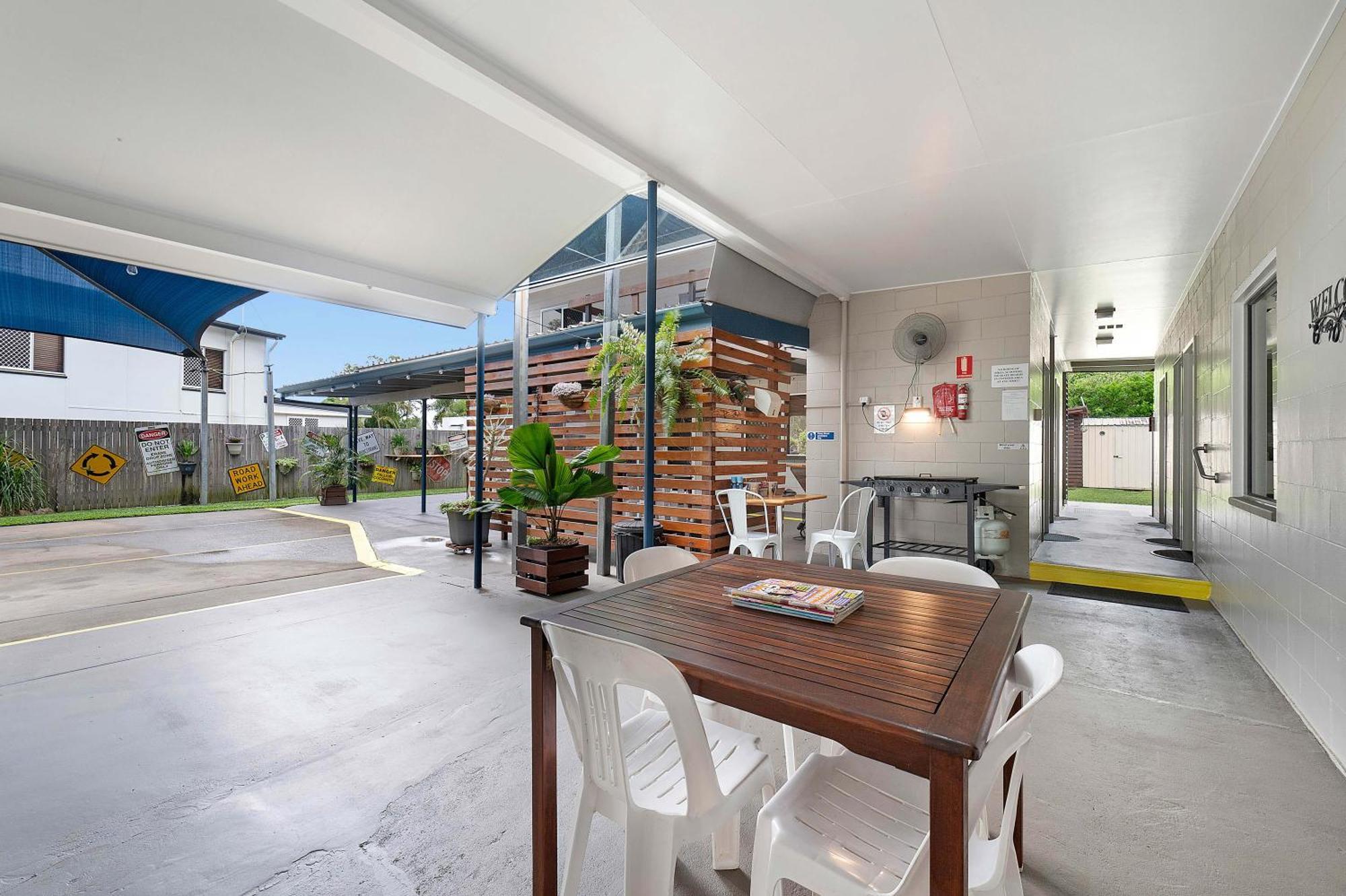 Seaforth Holiday Units Экстерьер фото